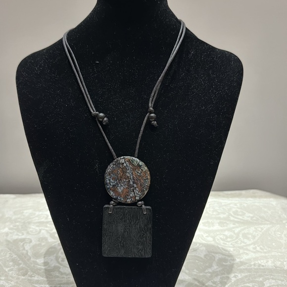 NWT decouture Tosti Pendant Necklace - Picture 2 of 6